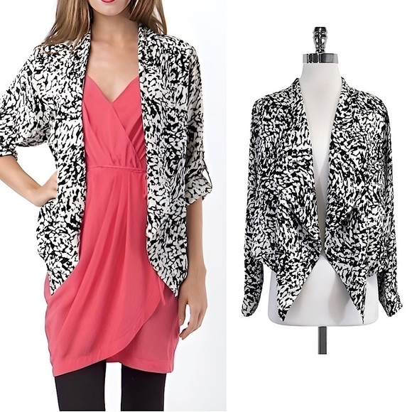 Yumi Kim Open Front Draped Blazer - Picture 2 of 13